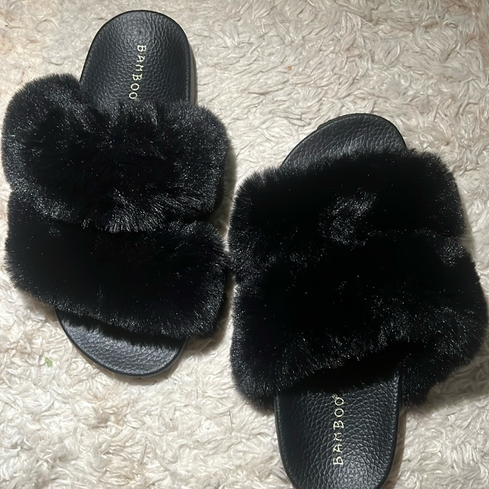 Black Sandals with fur